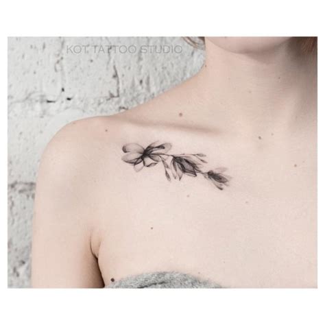 tatoo para mujer en el pecho|Tatuajes mujer pecho